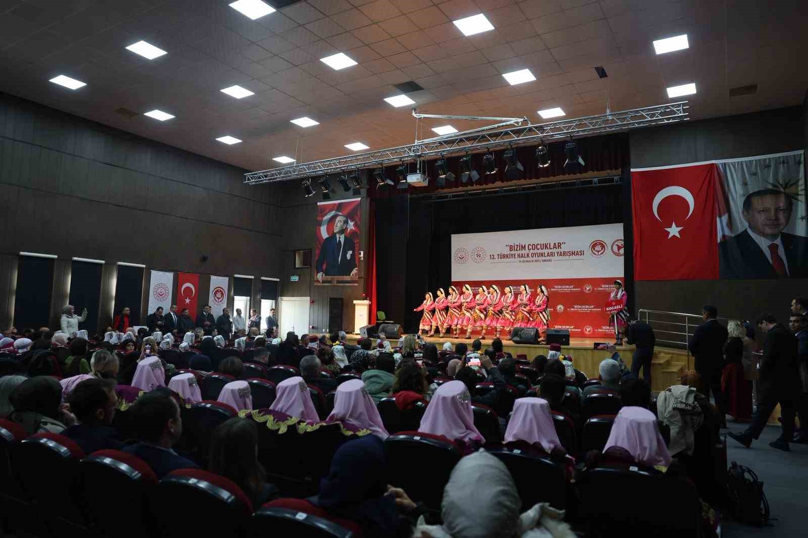 Aile ve Sosyal Hizmetler Bakanı G&ouml;ktaş, &lsquo;Bizim &Ccedil;ocuklar&rsquo; 13&rsquo;&uuml;nc&uuml; T&uuml;rkiye Halk Oyunları Yarışması a&ccedil;ılışına katıldı
