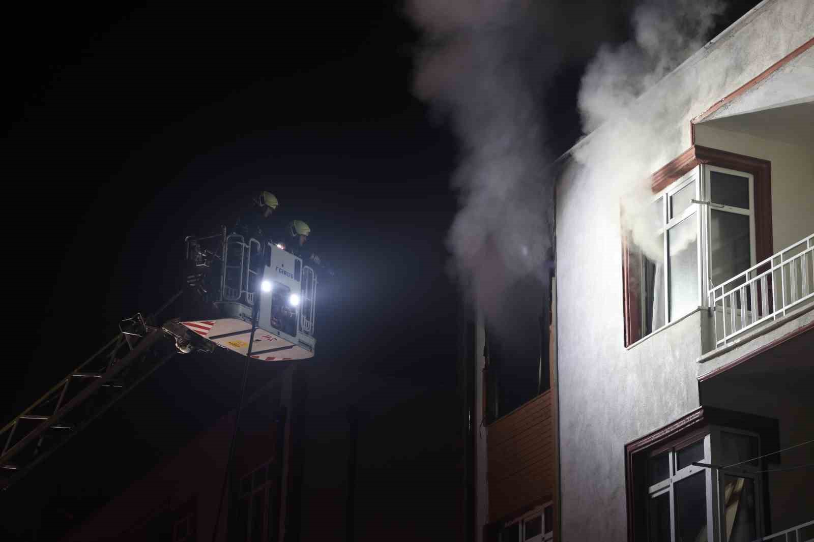 Konya’da apartman dairesinde korkutan yangın