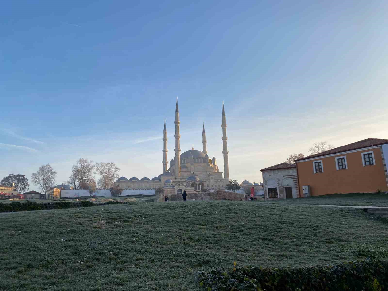 Edirne merkezde hava kirliliği &ccedil;ıplak g&ouml;zle g&ouml;r&uuml;ld&uuml;
