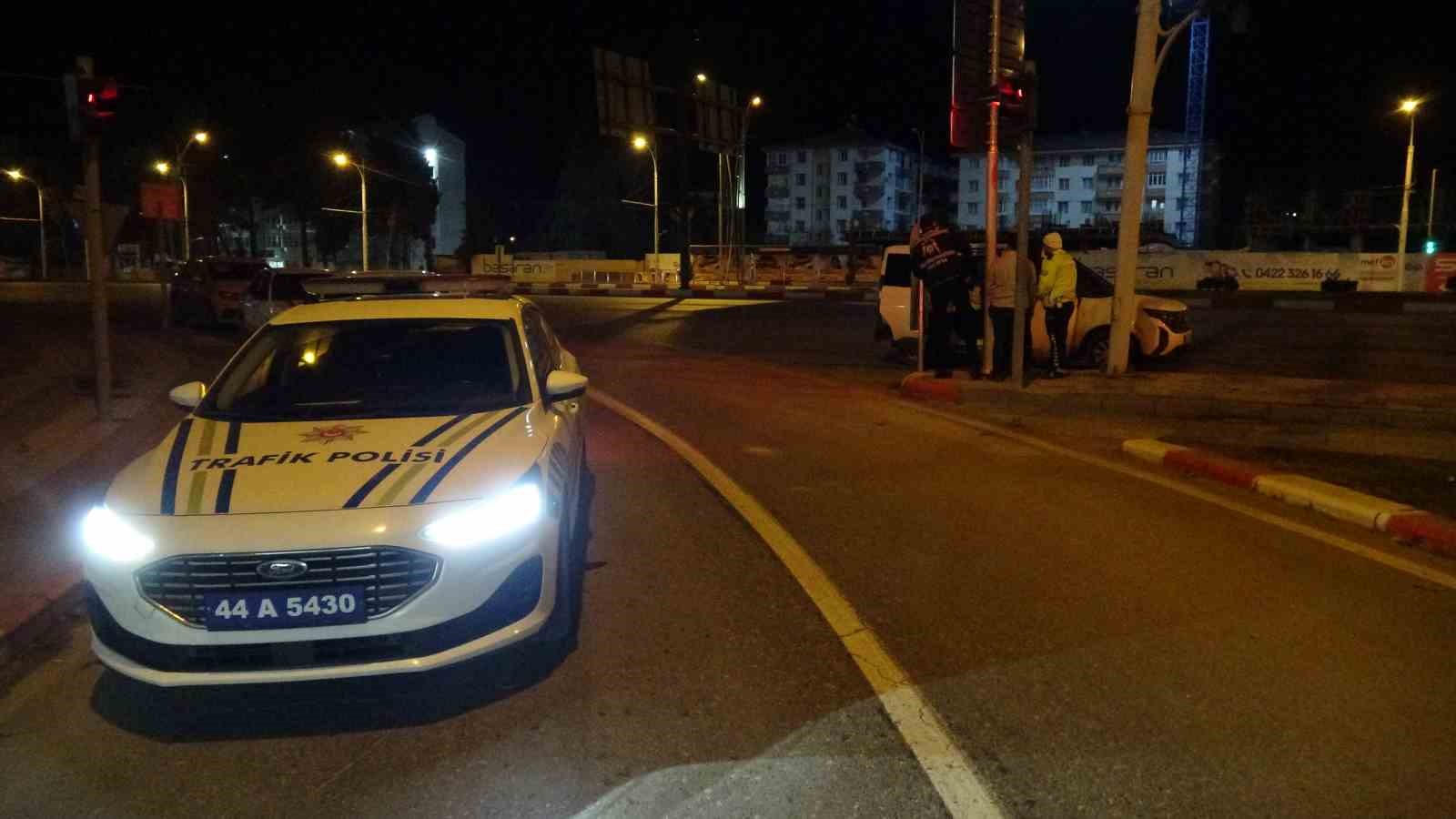 Malatya&rsquo;da "dur" ihtarına uymayan s&uuml;r&uuml;c&uuml; g&ouml;zaltına alındı
