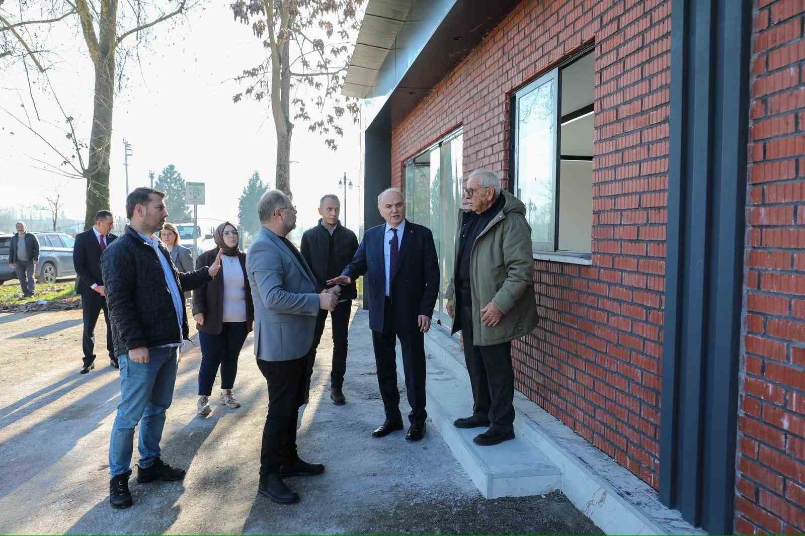 Başkan &Ouml;zl&uuml; sahada: 23 Nisan Parkı K&uuml;t&uuml;phanesi a&ccedil;ılışa hazır
