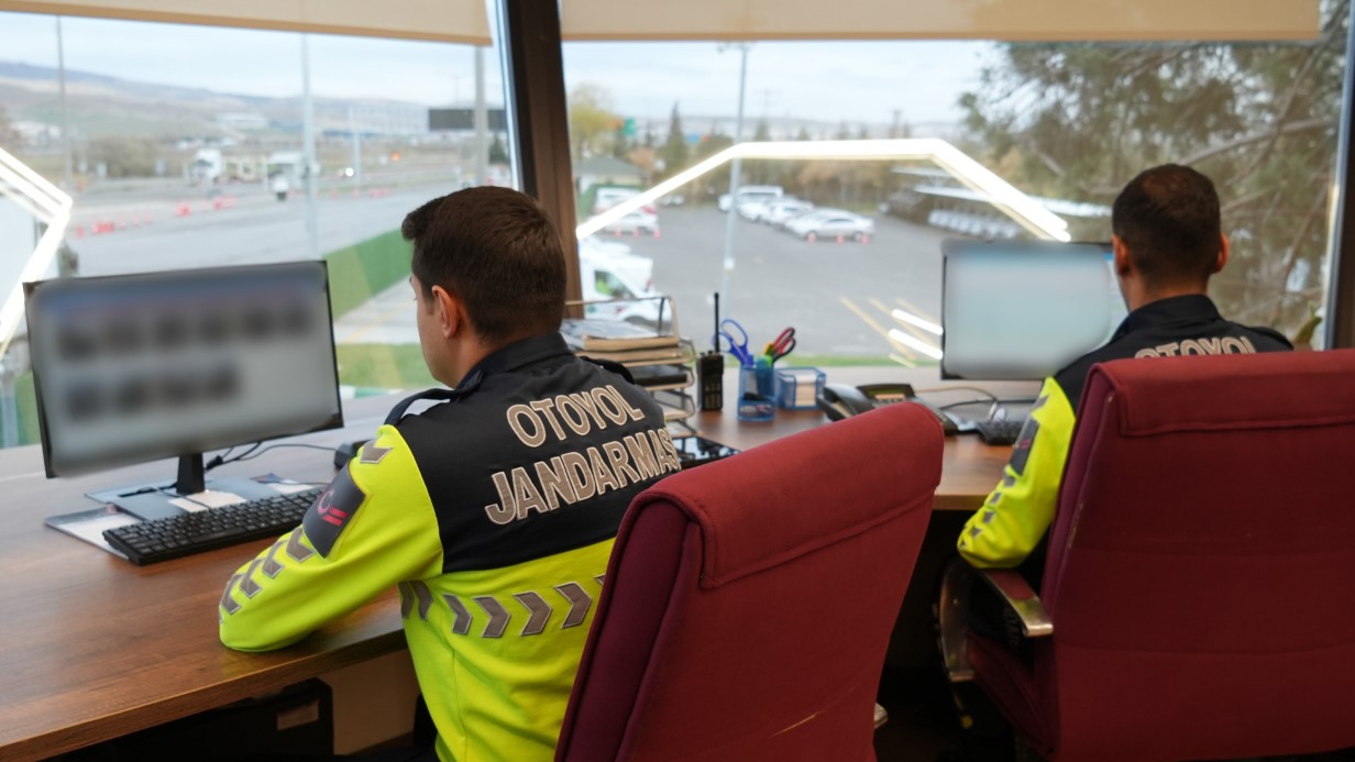 Karayollarının huzur ve g&uuml;venliği Otoyol Jandarma Timlerine emanet
