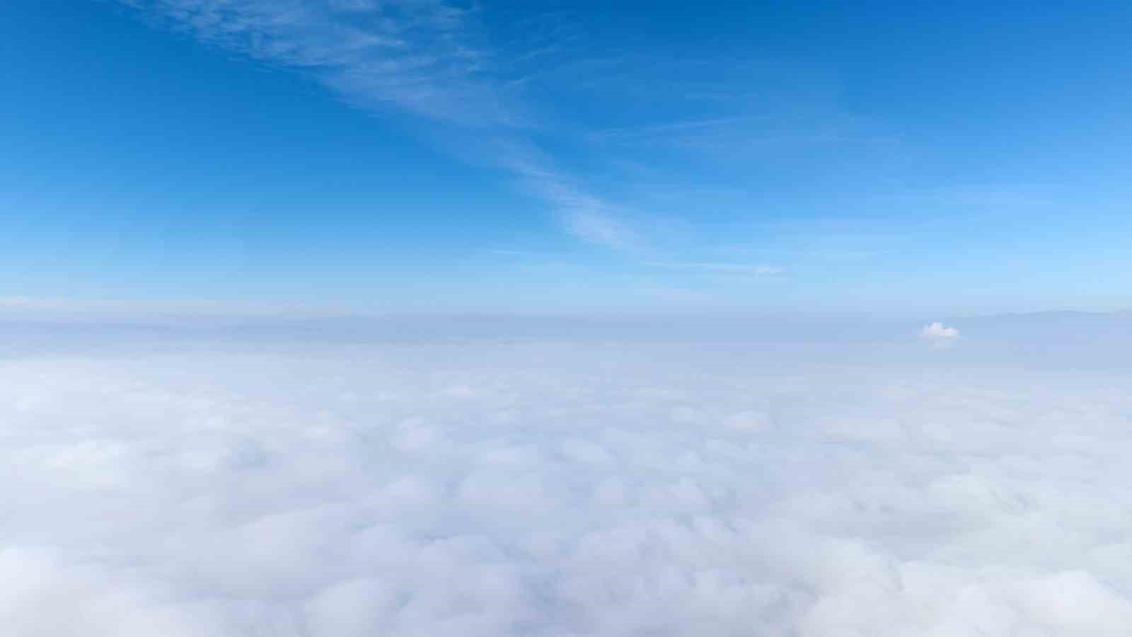 Kırıkkale sisle kaplandı, manzara dronla g&ouml;r&uuml;nt&uuml;lendi
