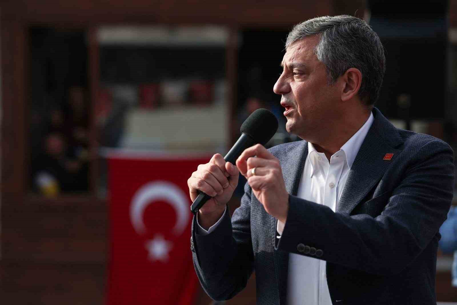 CHP Lideri &Ouml;zel&rsquo;den Yunanistan&rsquo;a &ouml;vg&uuml;, T&uuml;rkiye&rsquo;ye eleştiri
