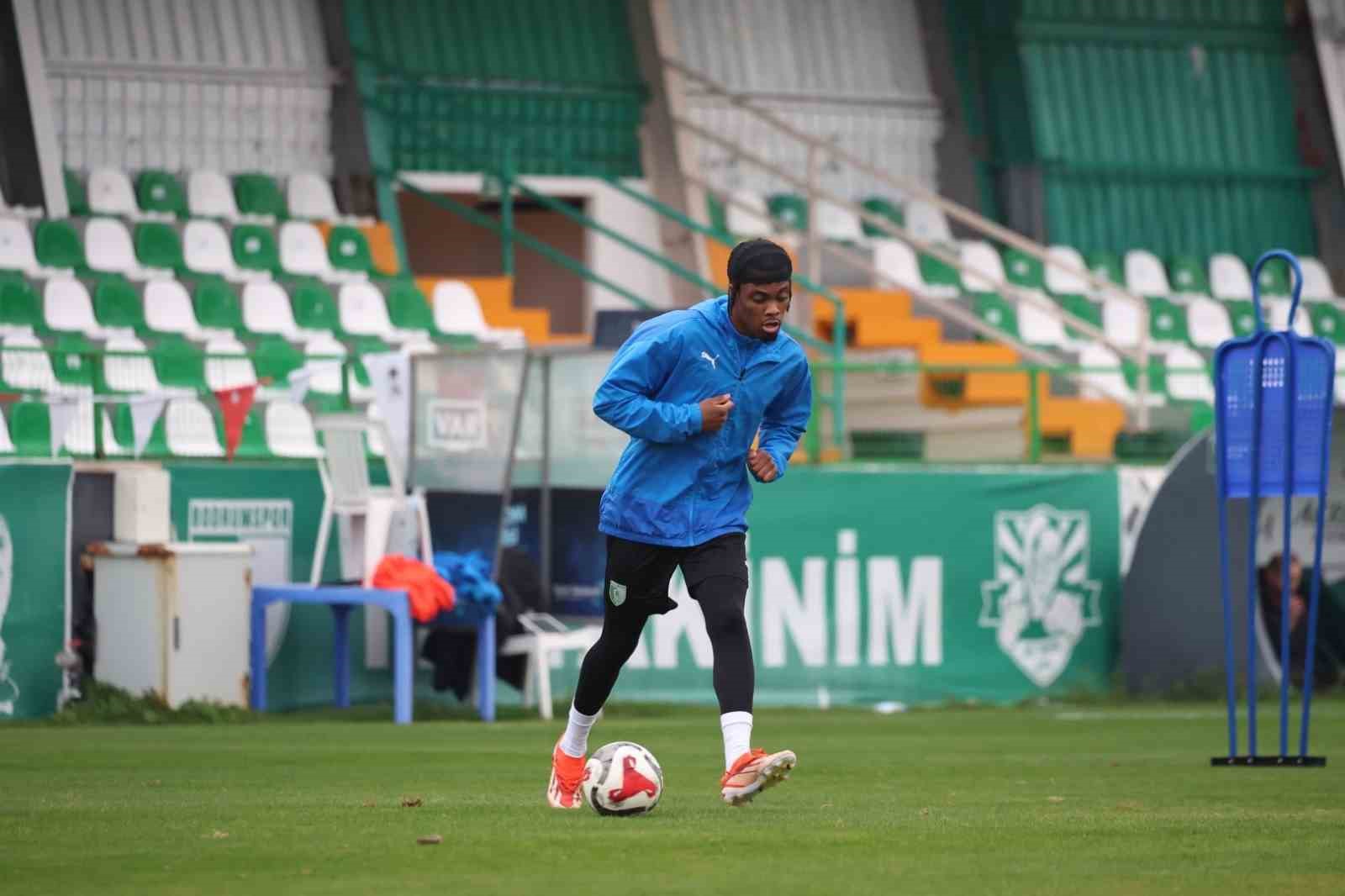 Burhan Eşer: "Zor bir m&uuml;cadele olacak ancak biz de iyi oyunculara sahibiz"
