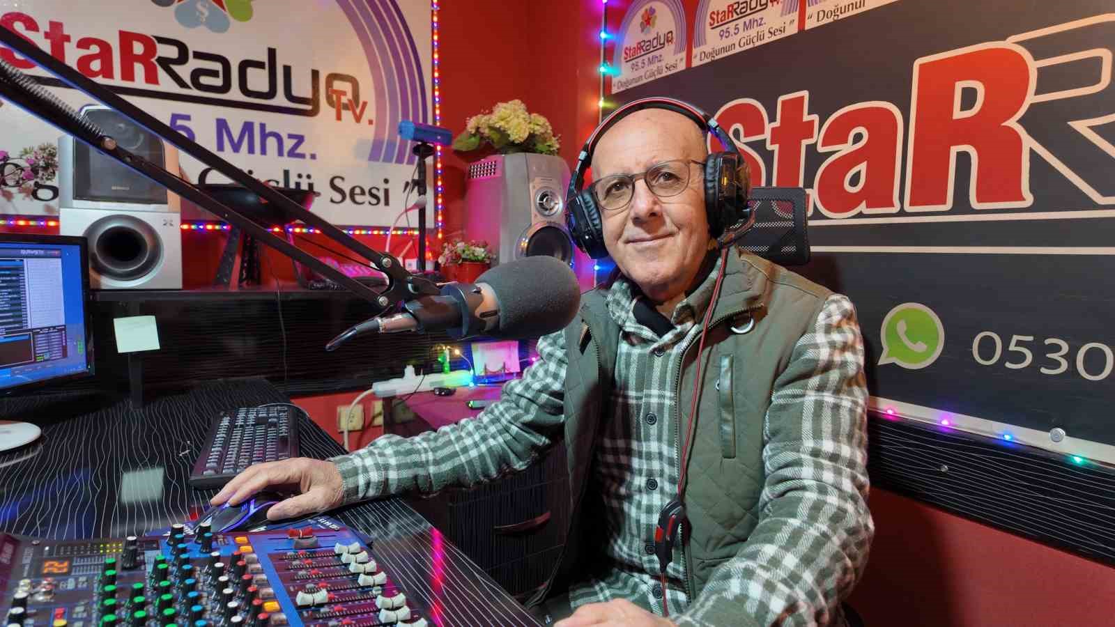Radyo yayıncılığına adanan &ouml;m&uuml;r
