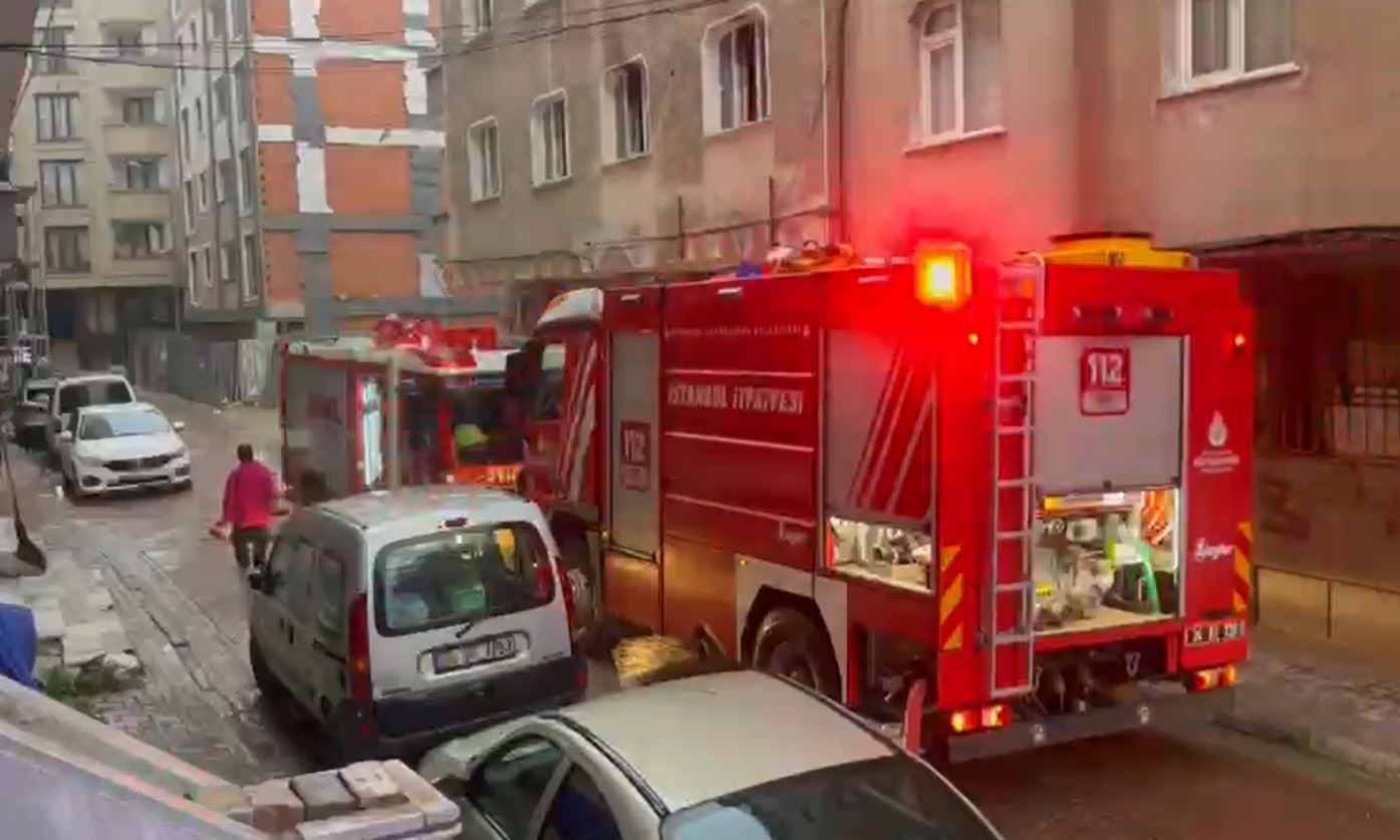 Bah&ccedil;elievler&rsquo;de 6 katlı binada yangın &ccedil;ıktı, i&ccedil;eride mahsur kalanları itfaiye kurtardı