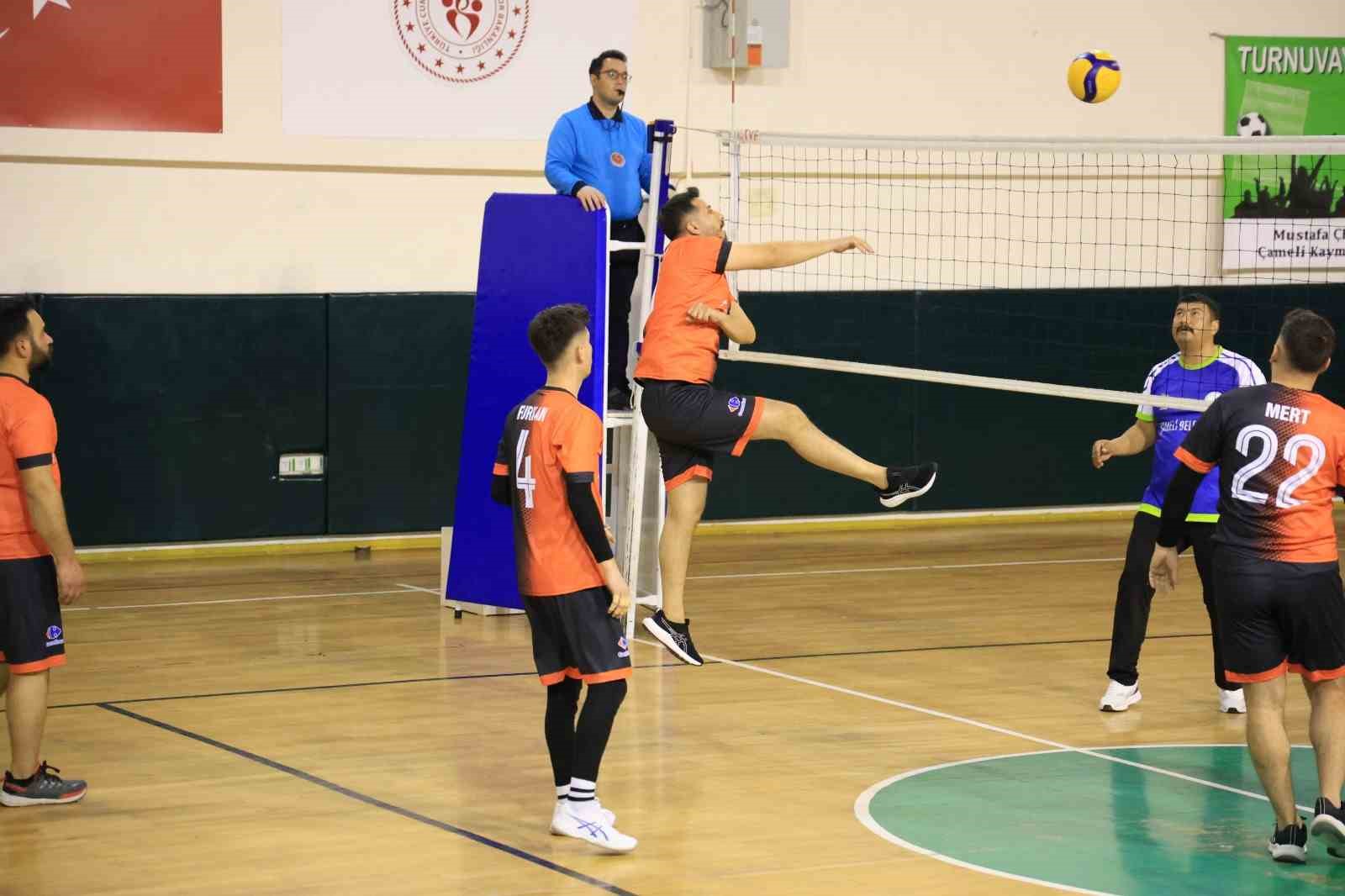&Ccedil;ameli Kurumlar-Mahaller Voleybol Turnuvası b&uuml;y&uuml;k heyecanla devam ediyor
