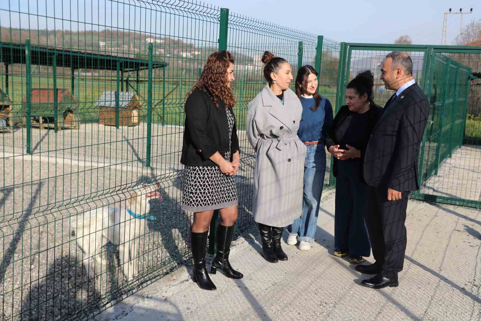 BAR&Uuml;&rsquo;de kamp&uuml;steki hayvanlar i&ccedil;in yaşam merkezi oluşturuldu
