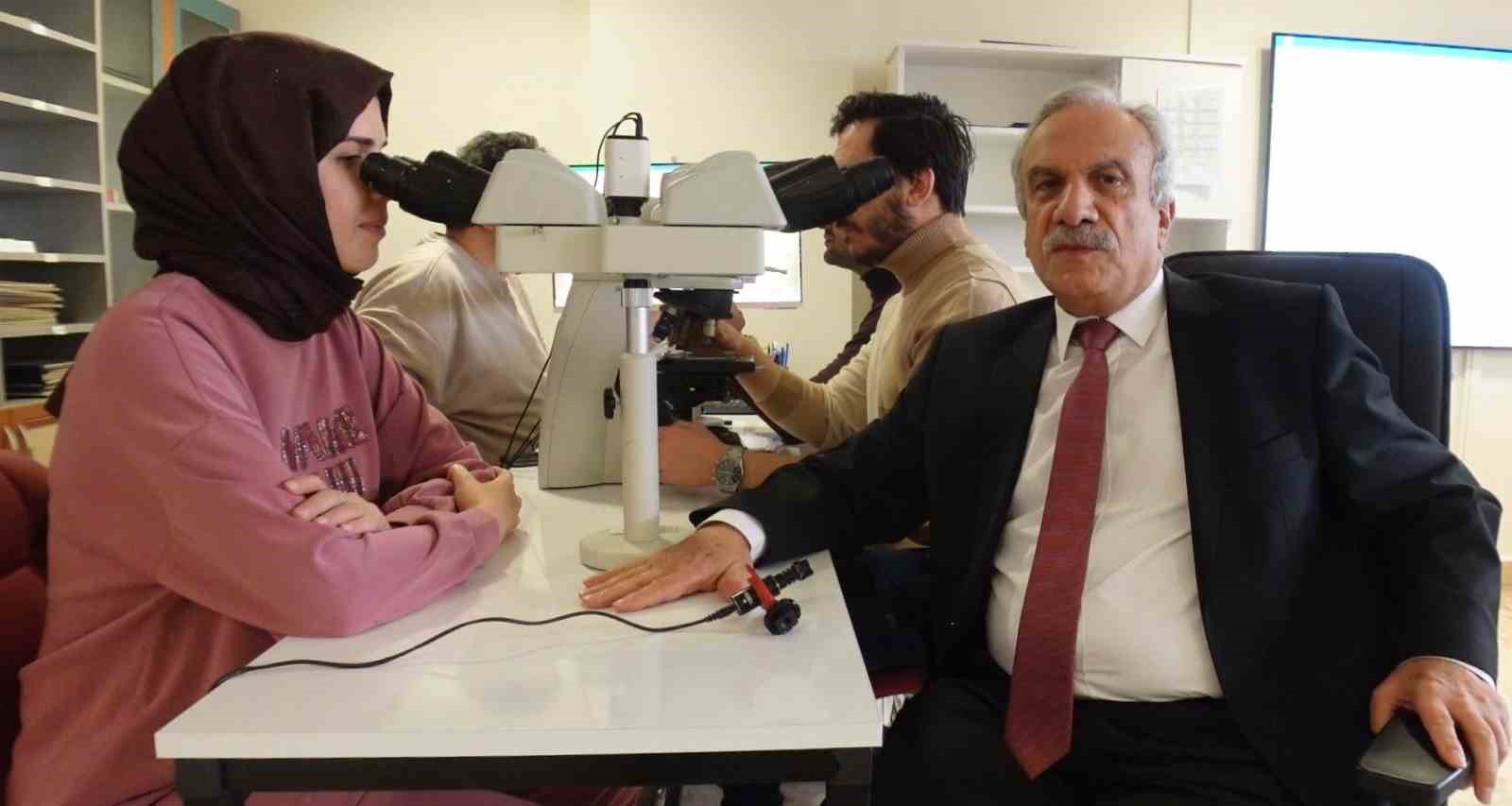 Prof. Dr. Özercan, "Her doku örneği kanser anlamına gelmiyor"