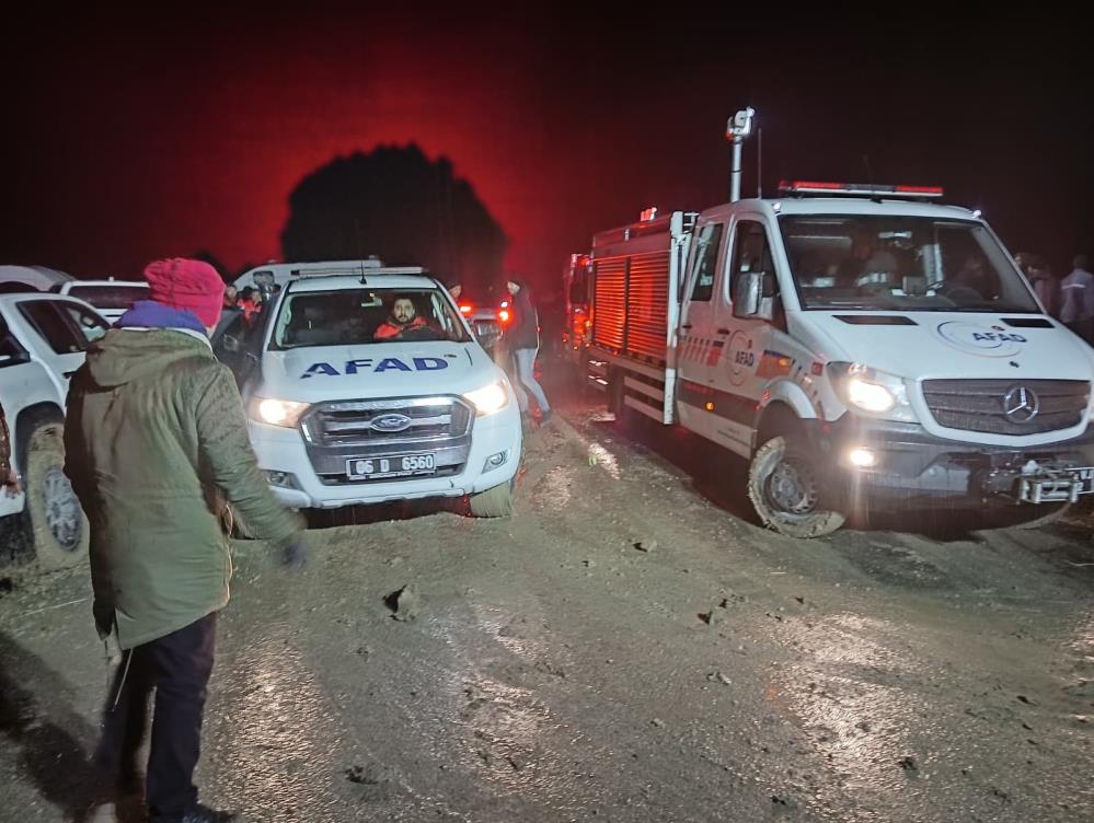 U&ccedil;ağın d&uuml;şt&uuml;ğ&uuml; g&ouml;ren vatandaşlar, o anları anlattı