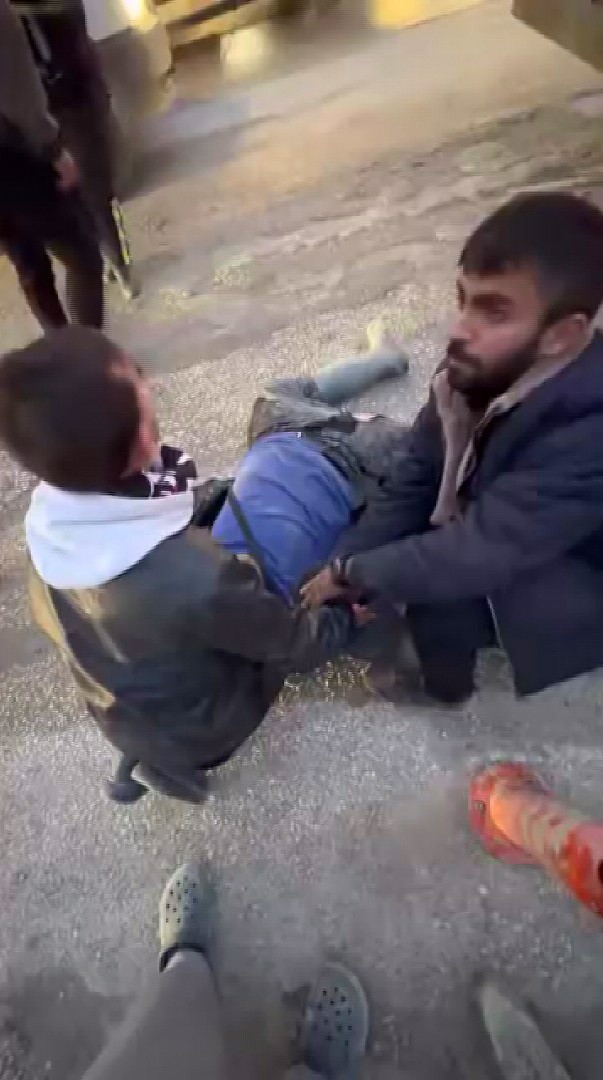 Hatay&rsquo;da mikserin altında kalan motosiklet s&uuml;r&uuml;c&uuml;s&uuml; hayatını kaybetti
