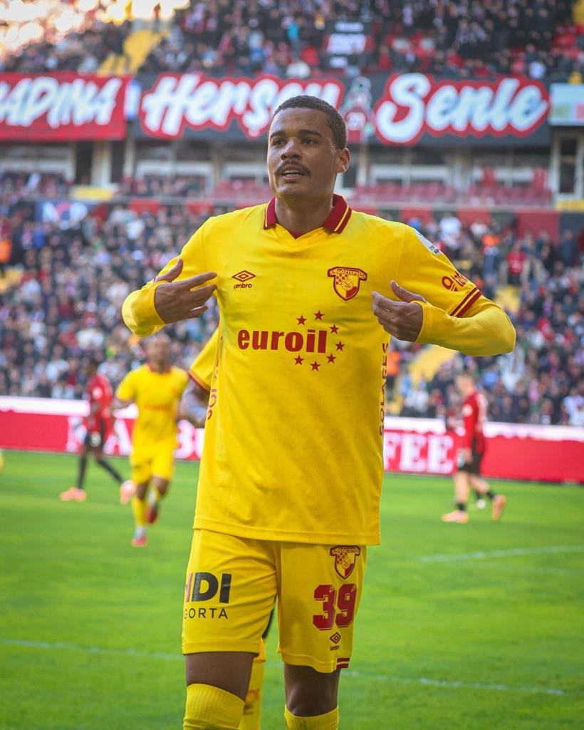 G&ouml;ztepe&rsquo;de ilk devrenin yıldızı Juan oldu
