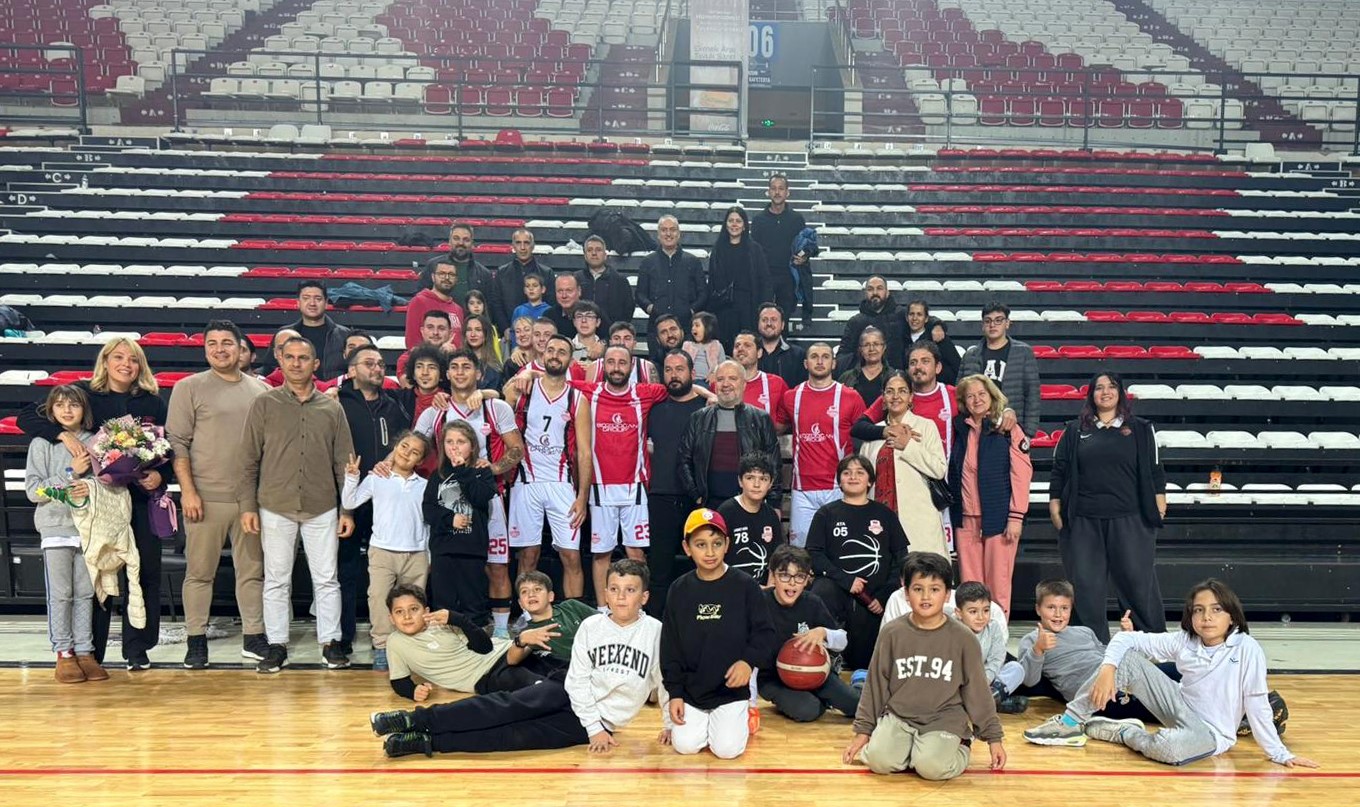 Muratpaşa Belediyespor namağlup B&ouml;lgesel Lig&rsquo;de
