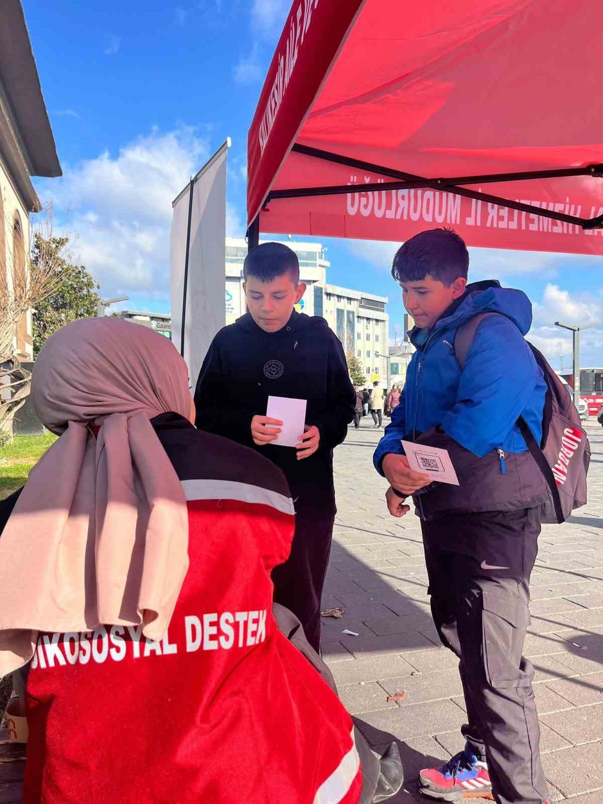 &lsquo;Dijital D&uuml;nyada &Ccedil;ocuk Hakları S&ouml;zleşmesi&rsquo;ne y&ouml;nelik 81 ilde farkındalık &ccedil;alışmaları y&uuml;r&uuml;t&uuml;l&uuml;yor
