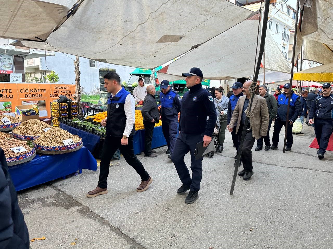 &Ccedil;ayırova&rsquo;da pazar esnafına fiyat ve tartı denetimi
