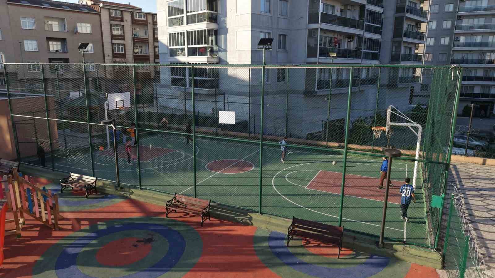 Sultangazi&rsquo;de D Caddesi zeminaltı otopark, hizmet tesisi, park ve aile sağlığı merkezi bir&ccedil;ok ihtiyaca &ccedil;&ouml;z&uuml;m oldu
