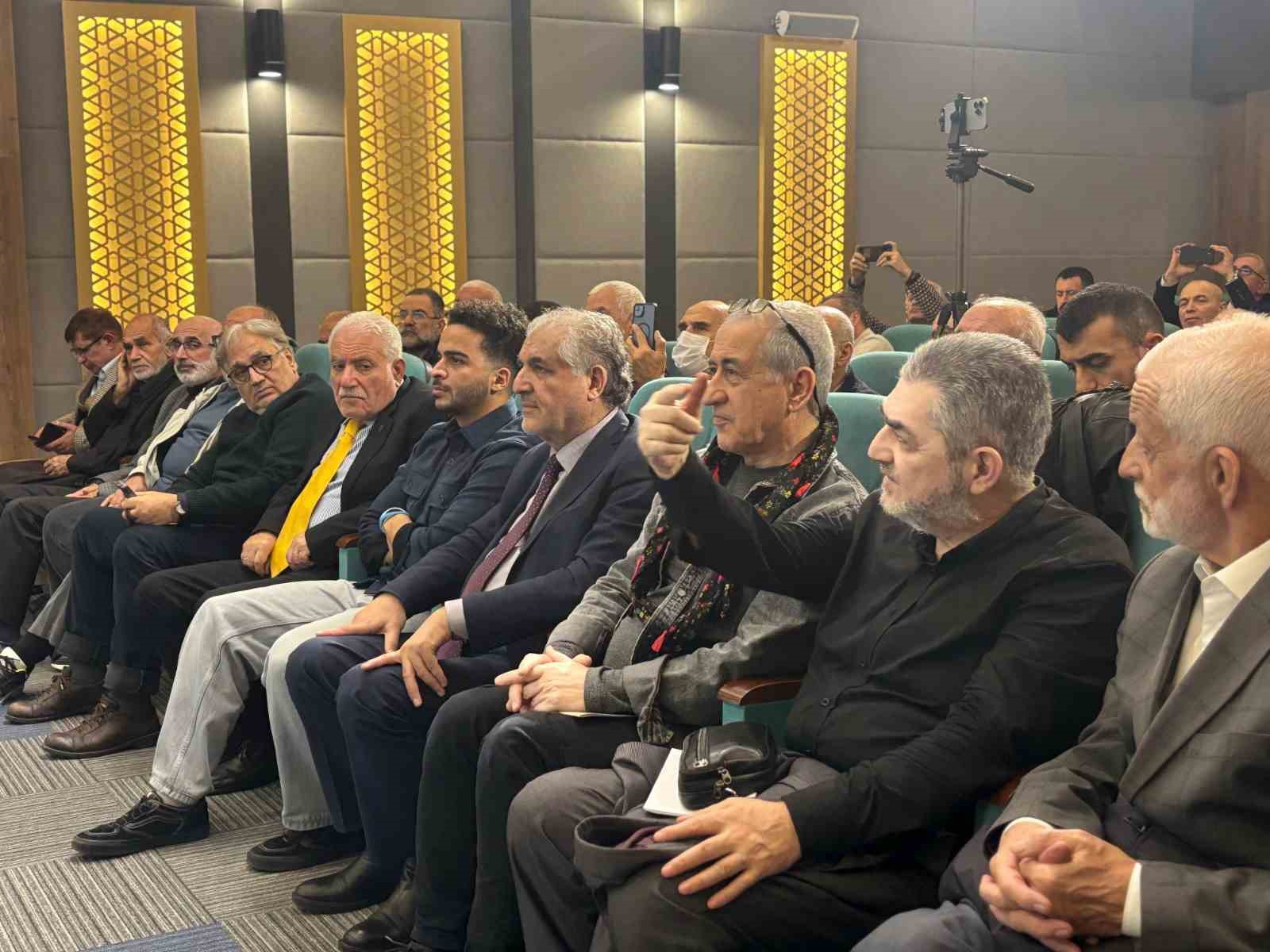 Dostları &lsquo;Ahmet Arvasi&rsquo;yi andı
