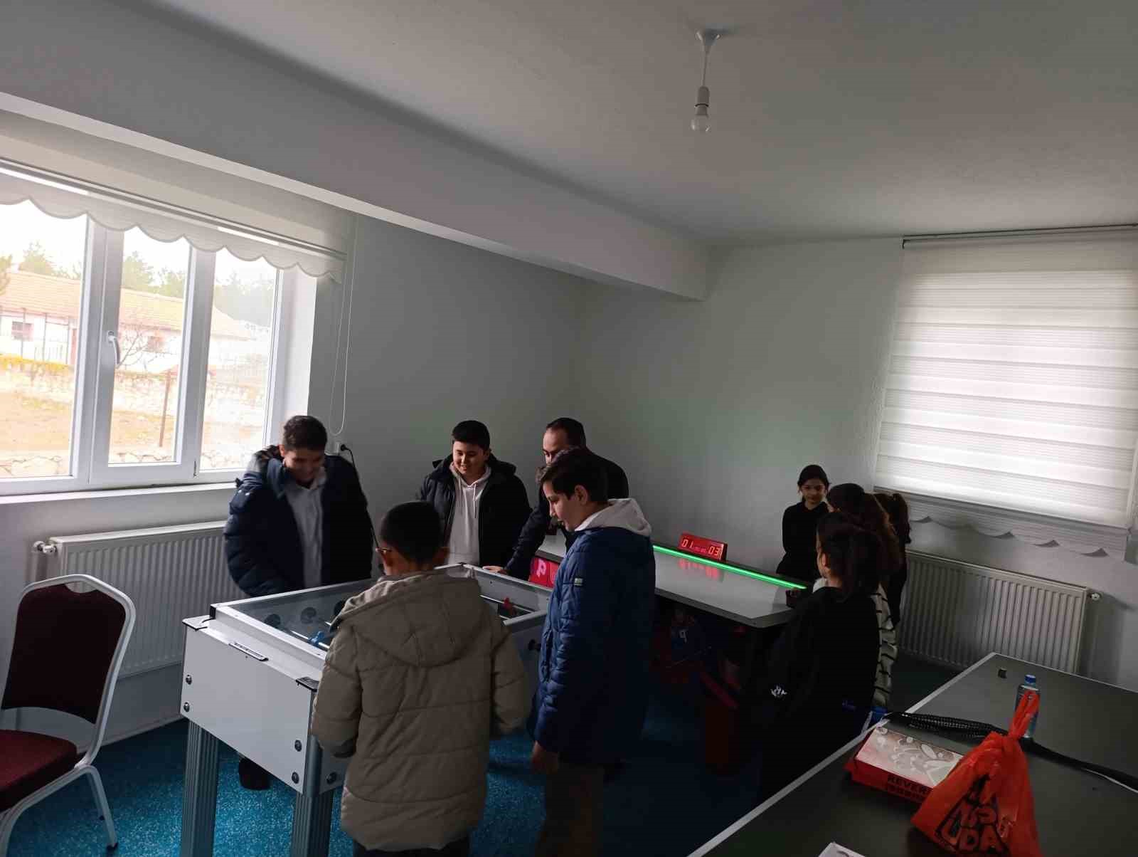 &lsquo;&Ccedil;EDES Projesi&rsquo; kapsamında Atat&uuml;rk Ortaokulu &ouml;ğrencileri bilgilendirildi
