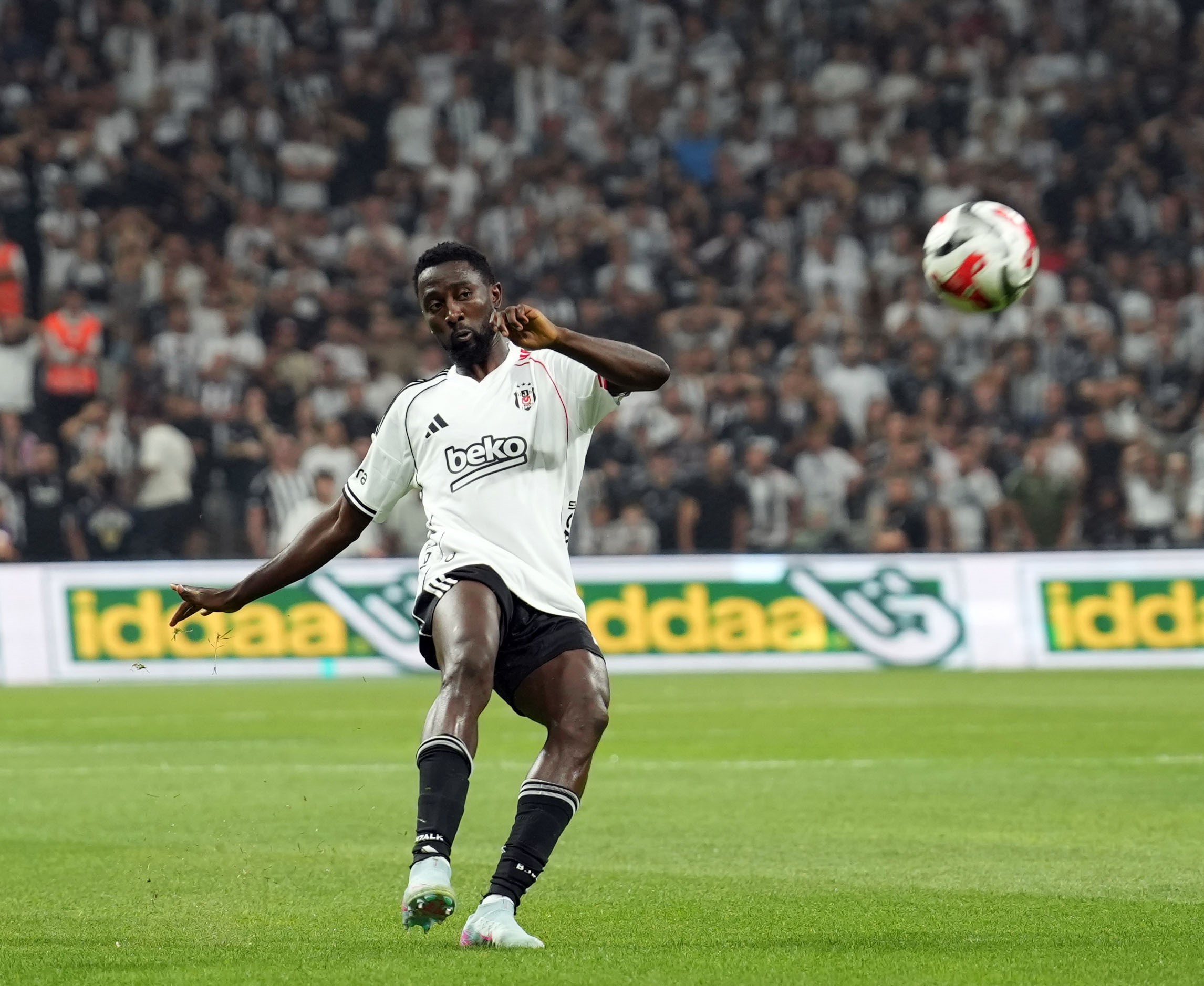 Beşiktaş&rsquo;ta ligin ilk yarısında en &ccedil;ok s&uuml;re alan Ndidi oldu