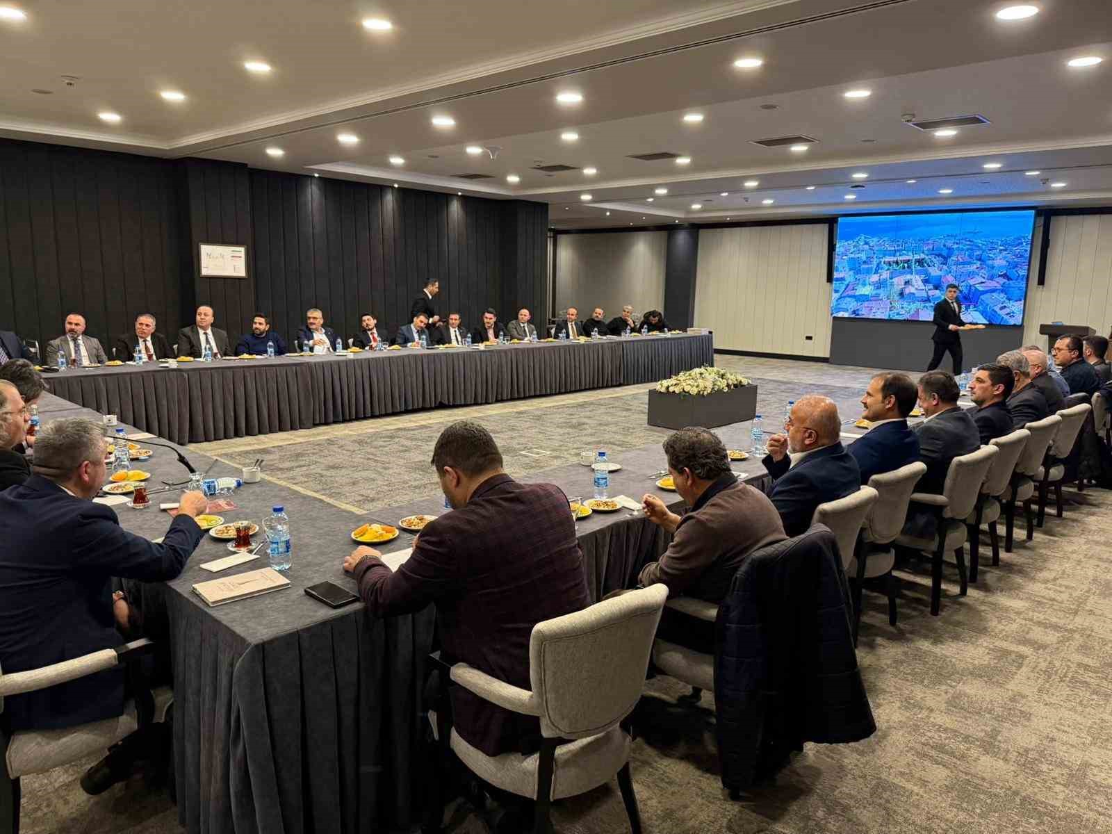 Sinoplu b&uuml;rokratlar bir araya geldi
