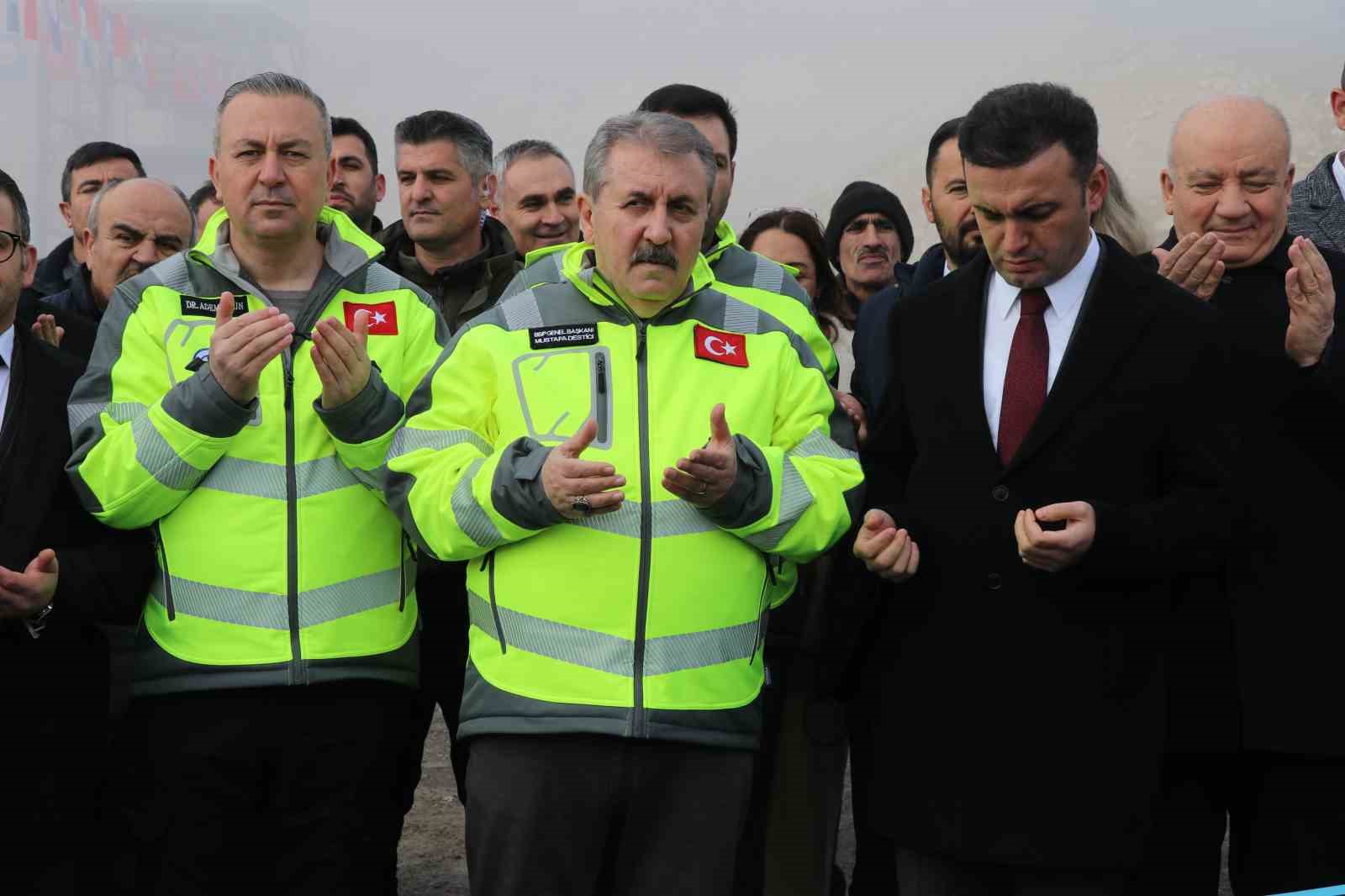 Sivas&rsquo;ın en b&uuml;y&uuml;k taş ocağında &uuml;retime başlandı
