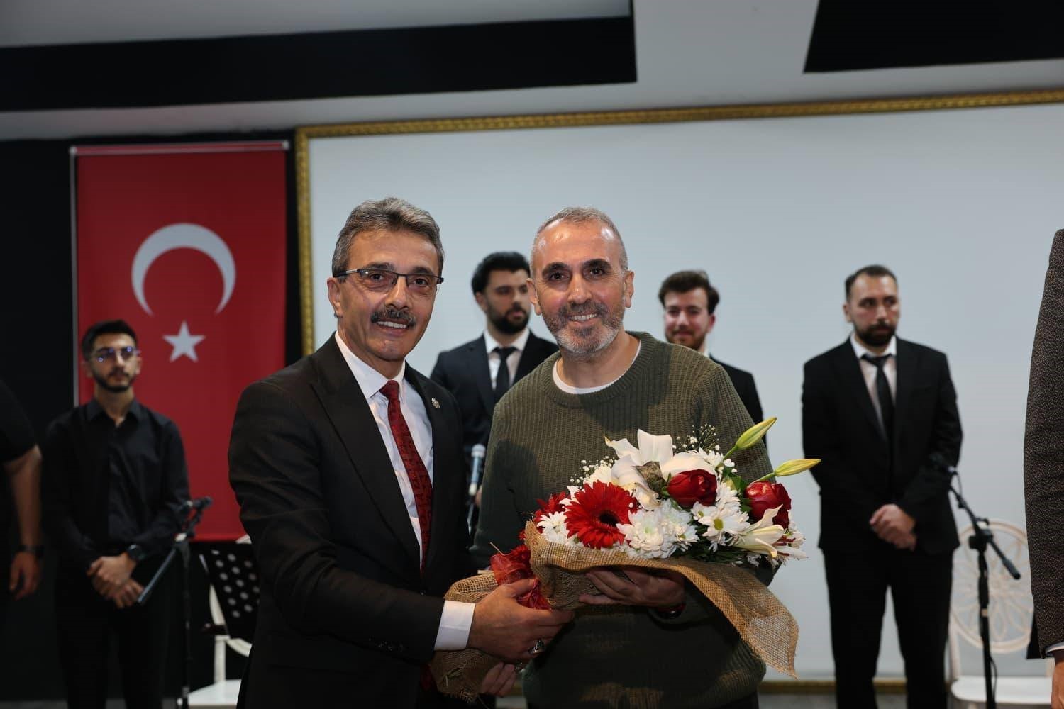 Erenler&rsquo;de Hikayeli T&uuml;rk&uuml;ler Konseri&rsquo;ne vatandaştan ilgi
