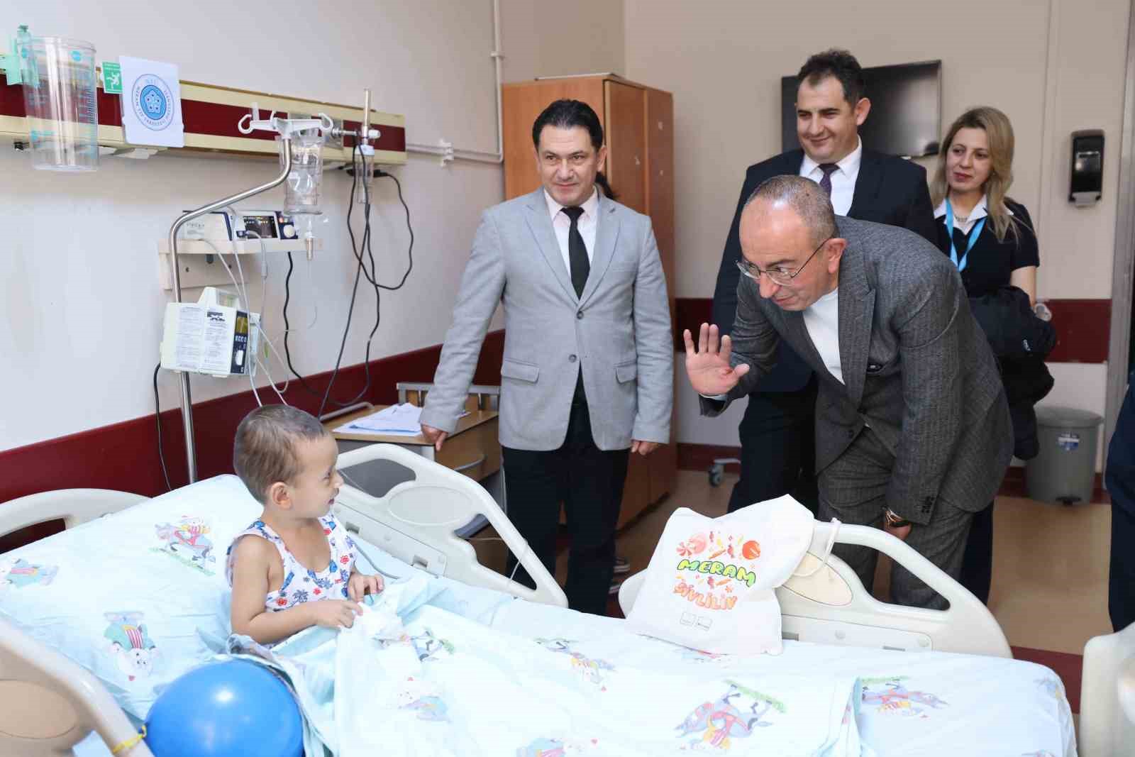 Başkan Kavuş Şivliliğe &ccedil;ıkamayan &ccedil;ocukları unutmadı
