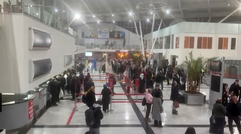 Sivas&rsquo;ta yoğun sis hava ulaşımını olumsuz etkiledi
