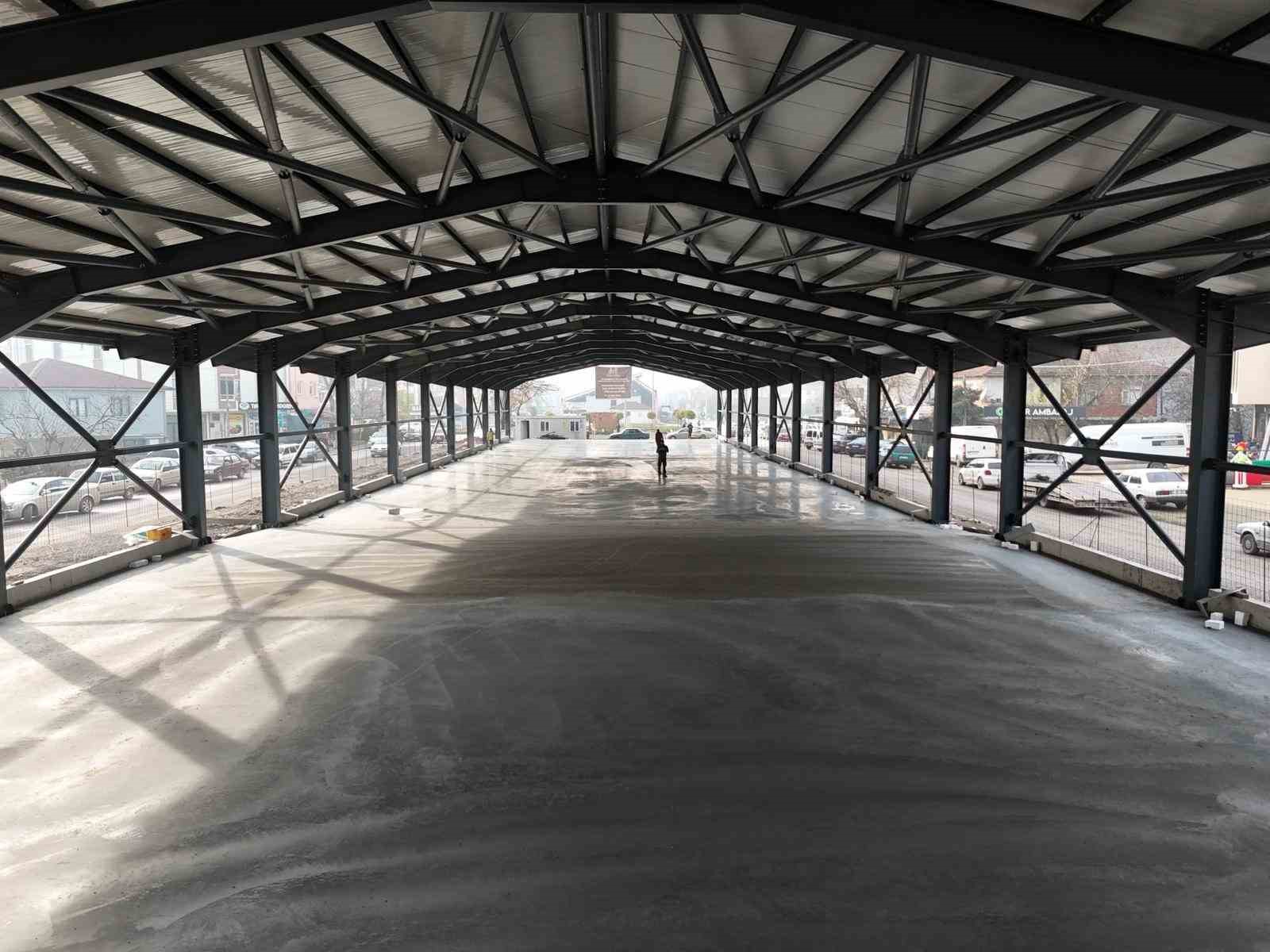 Hem fuar alanı hem pazar yeri
