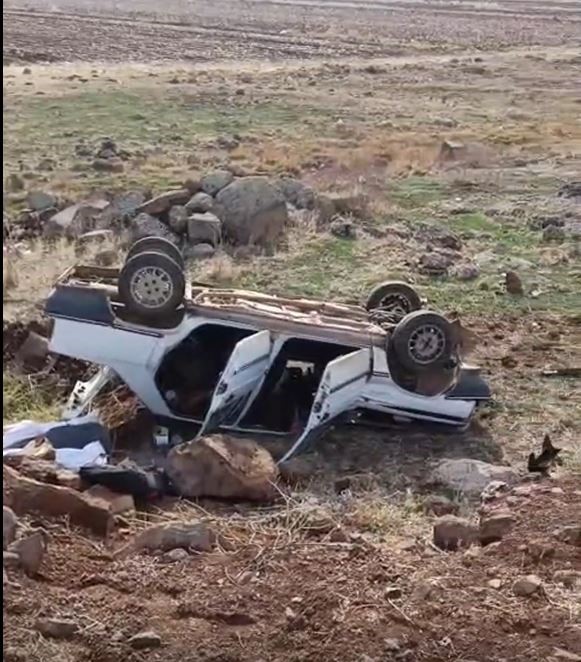 Siverek&rsquo;te otomobil k&ouml;pr&uuml;den u&ccedil;tu, s&uuml;r&uuml;c&uuml; yaralandı
