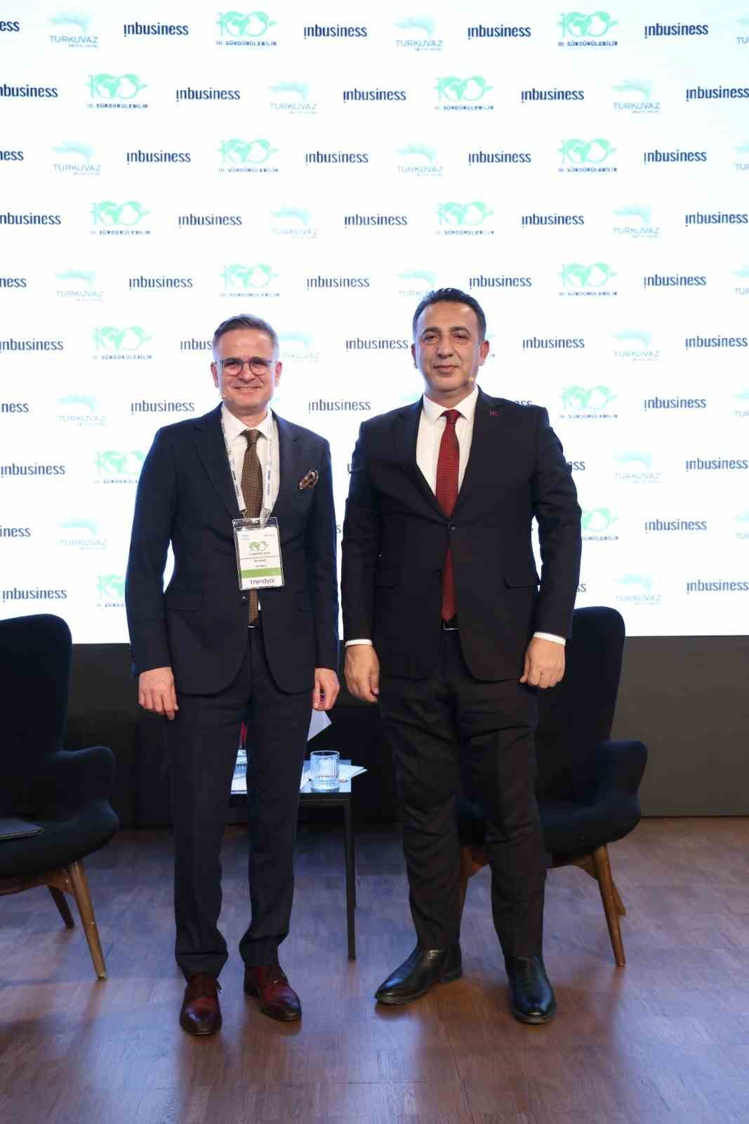 3&rsquo;&uuml;nc&uuml; S&uuml;rd&uuml;r&uuml;lebilir Y&uuml;zyıl Zirvesi&rsquo;nde yeşil d&ouml;n&uuml;ş&uuml;m&uuml;n yol haritası konuşuldu
