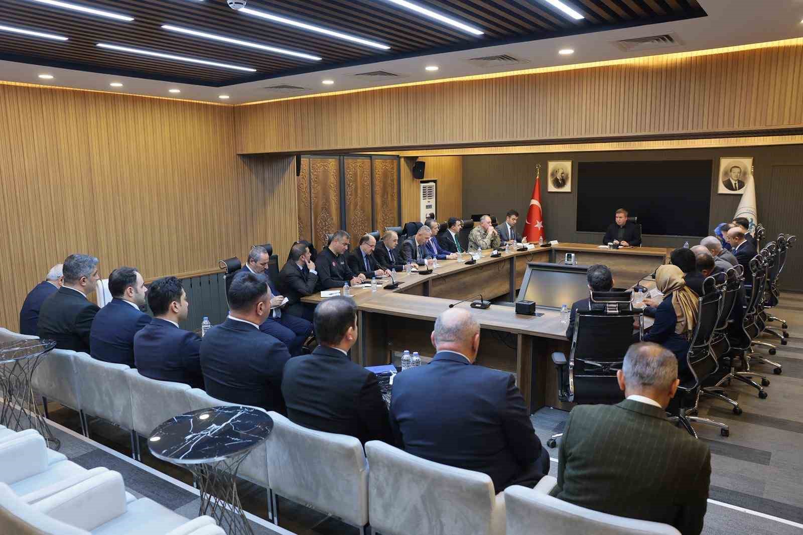 Vali Aydoğdu başkanlığında 29. Birim Amirleri Toplantısı yapıldı
