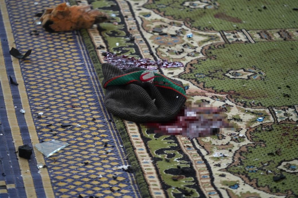 Suriye'de cami patlamasında can kaybı 8'e y&uuml;kseldi