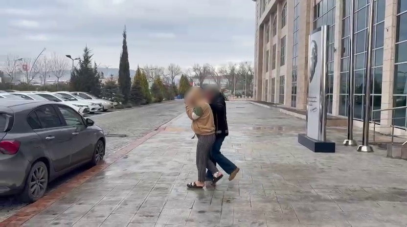 Uşak&rsquo;ta uyuşturucu operasyonunda 3 kişi tutuklandı
