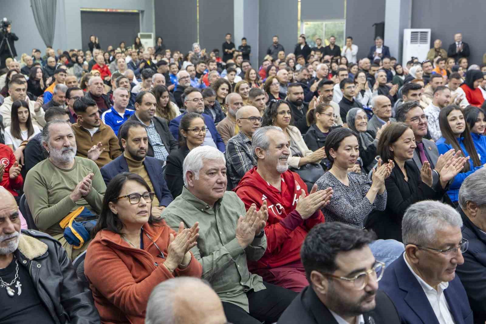 Mersin B&uuml;y&uuml;kşehir Belediyesinden spora 20 milyon 781 bin TL&rsquo;lik destek
