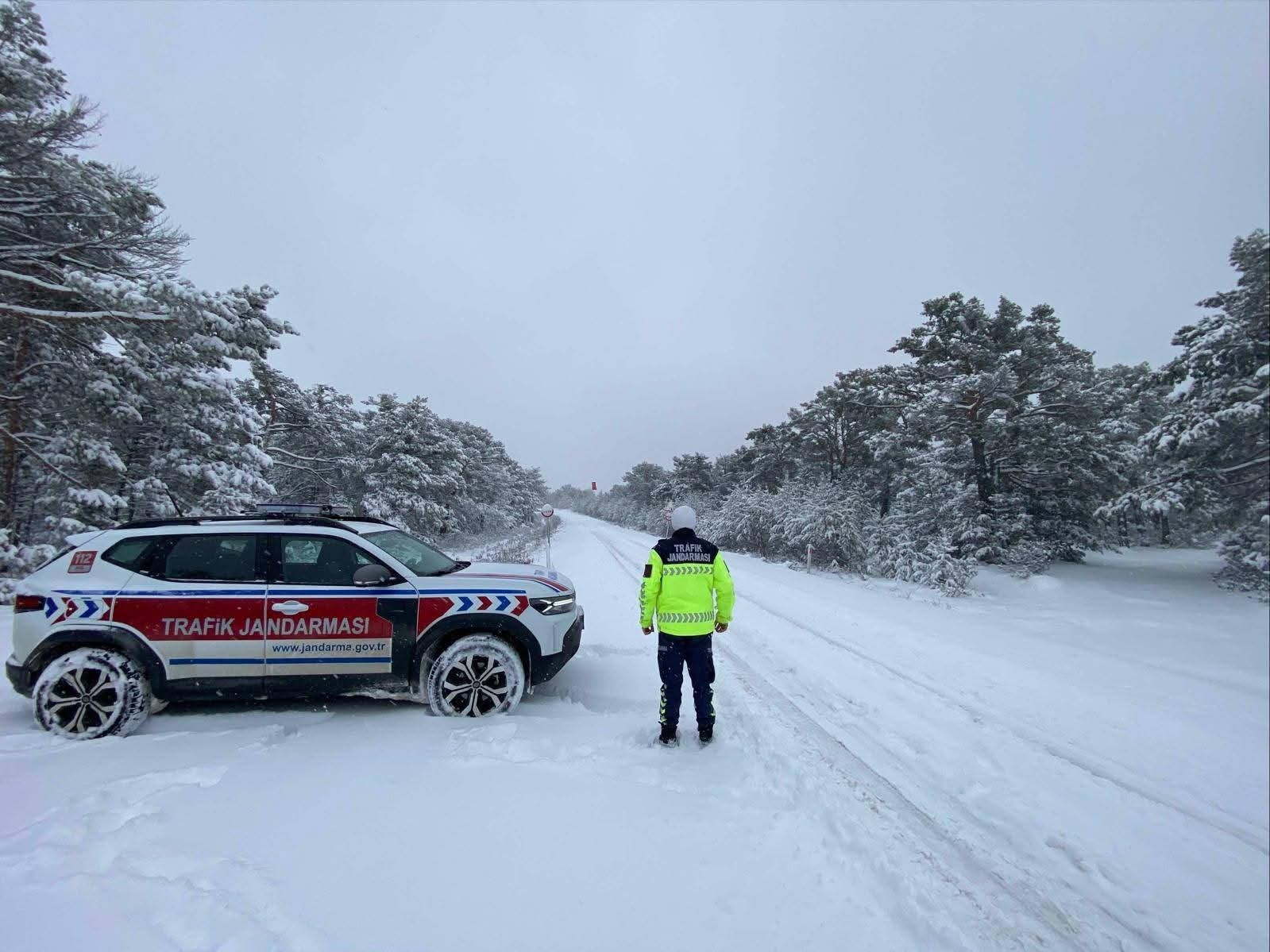 Yozgat&rsquo;ta kar yağışı sonrası ekipler harekete ge&ccedil;ti
