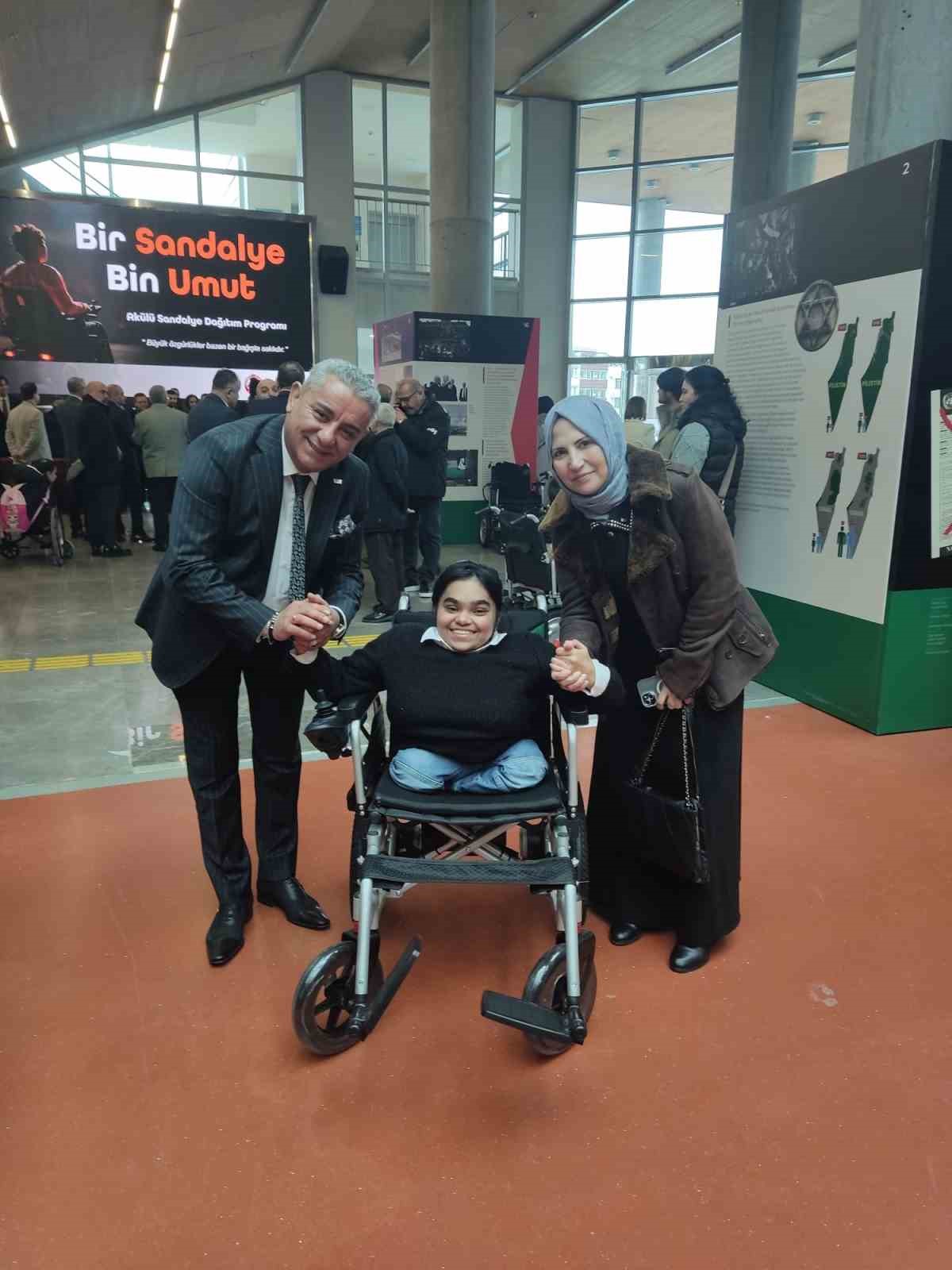 Kırşehir Beyazay Derneği&rsquo;nden &rsquo;Bir Sandalye Bir Umut&rsquo; projesine katkı
