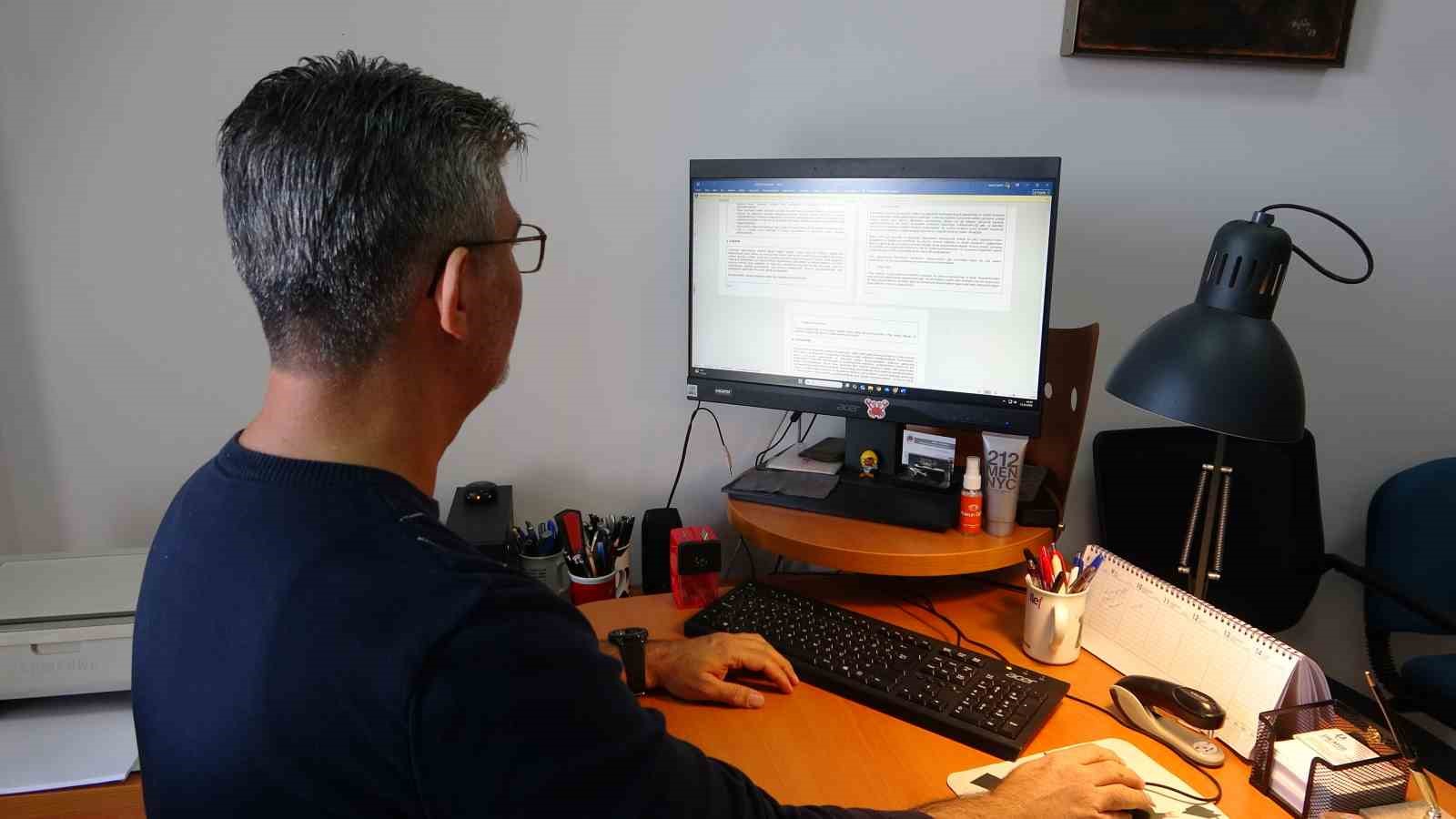 Yapay zeka tehlikesi b&uuml;y&uuml;yor: "Sahte i&ccedil;erikler kamuoyunun algısını &ccedil;ok hızlı bir şekilde şekillendirebiliyor"
