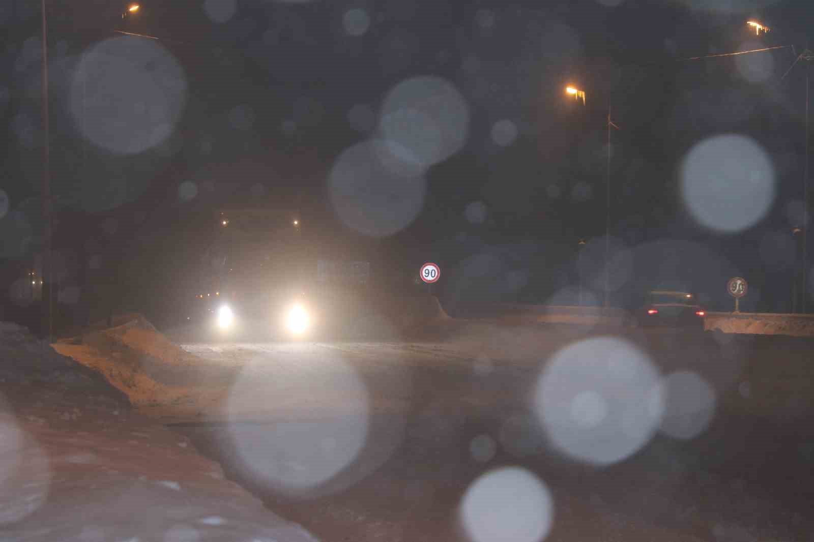 Bolu Dağı&rsquo;nda kar yağışı devam ediyor
