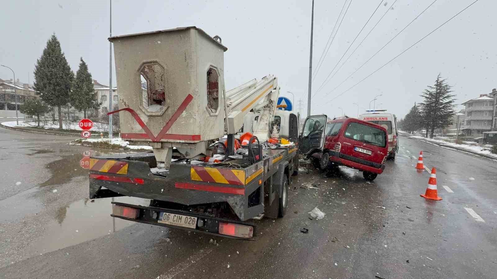 Domani&ccedil;&rsquo;te trafik kazası: 4 yaralı
