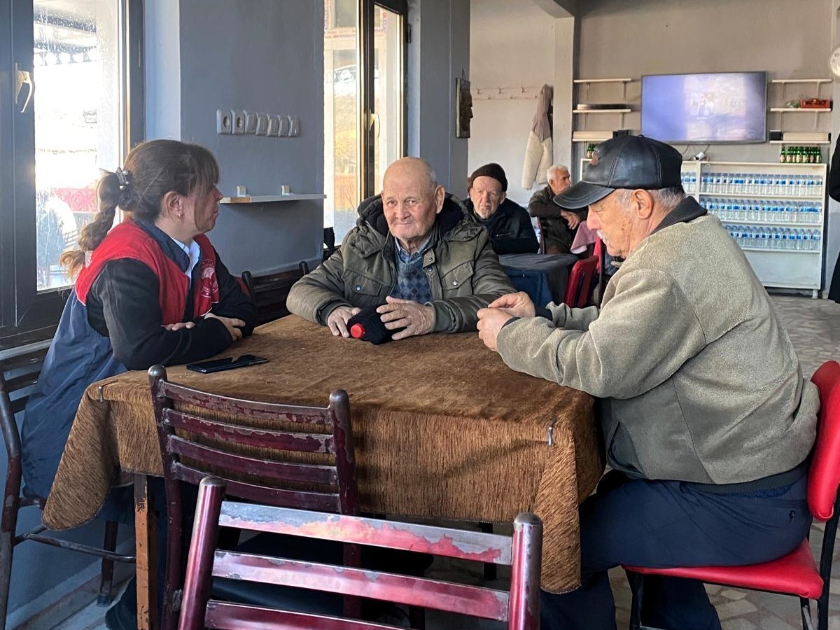 Kırklareli &ccedil;ift&ccedil;isine aşılama &ccedil;alışmaları, sulama y&ouml;ntemleri ve desteklemeler anlatıldı

