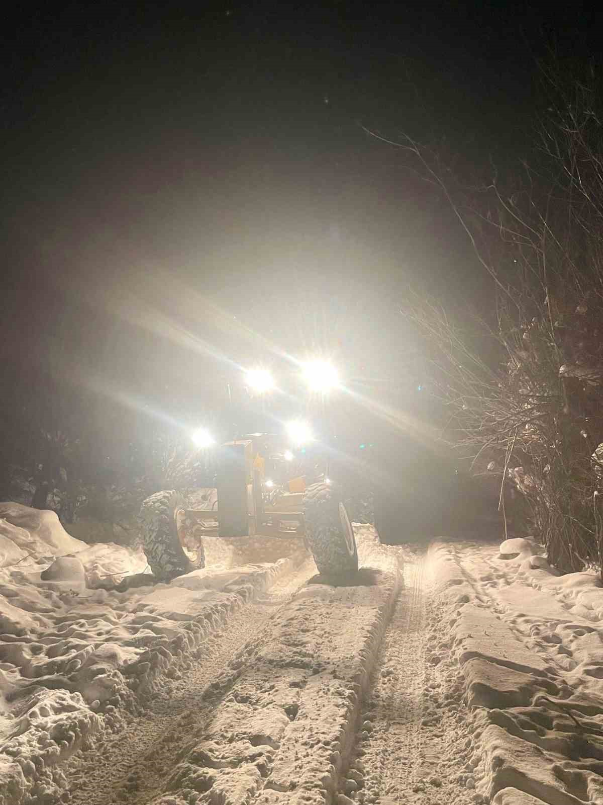 Giresun&rsquo;da kar engeli: 39 k&ouml;y yolu ulaşıma kapandı
