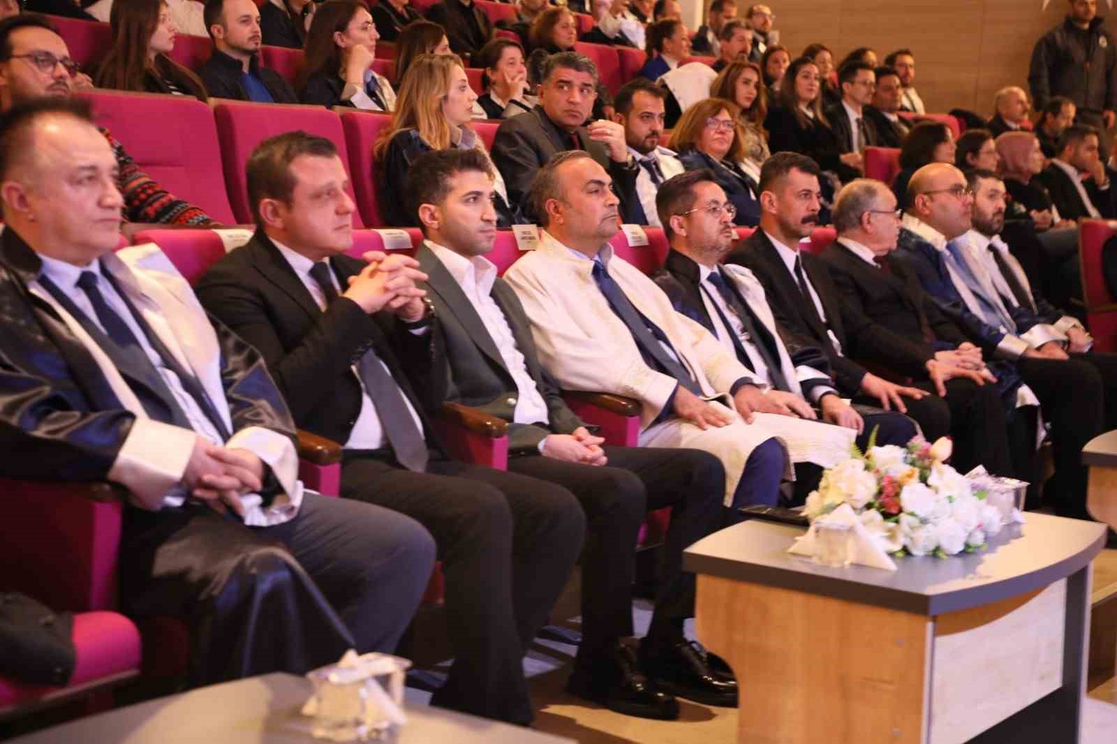 BAR&Uuml;&rsquo;de "Akademik Giysi ve Akademik Performans &Ouml;d&uuml;l T&ouml;reni" ger&ccedil;ekleştirildi
