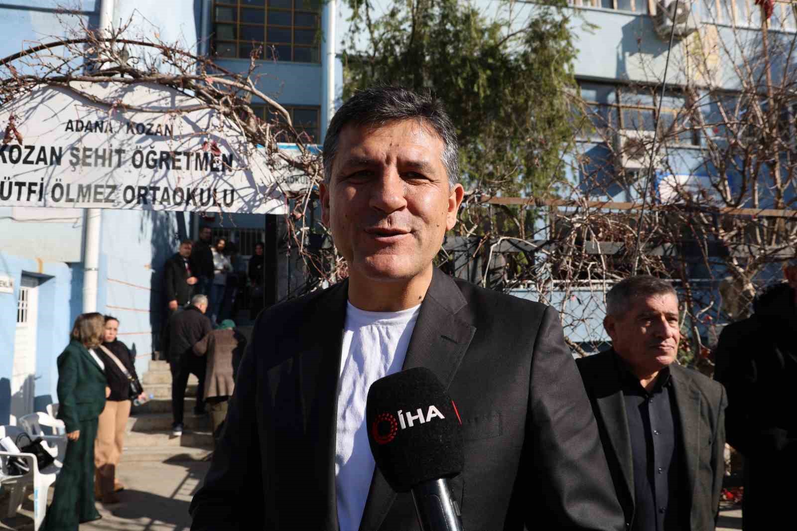 Adana&rsquo;da bir mahallede se&ccedil;im heyecanı
