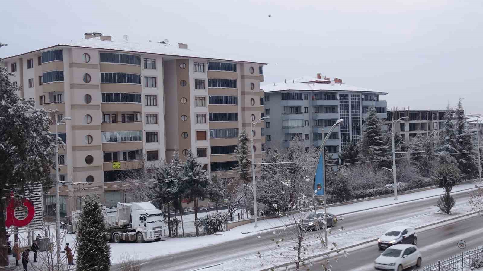 Malatya&rsquo;da kar yağışı hayatı olumsuz etkiledi
