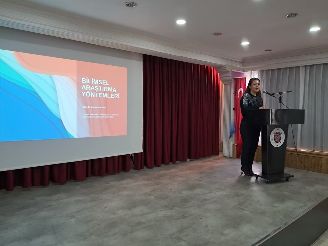 "Bilimsel Araştırma Y&ouml;ntemleri" konusunda &ouml;ğrencilere eğitim verildi

