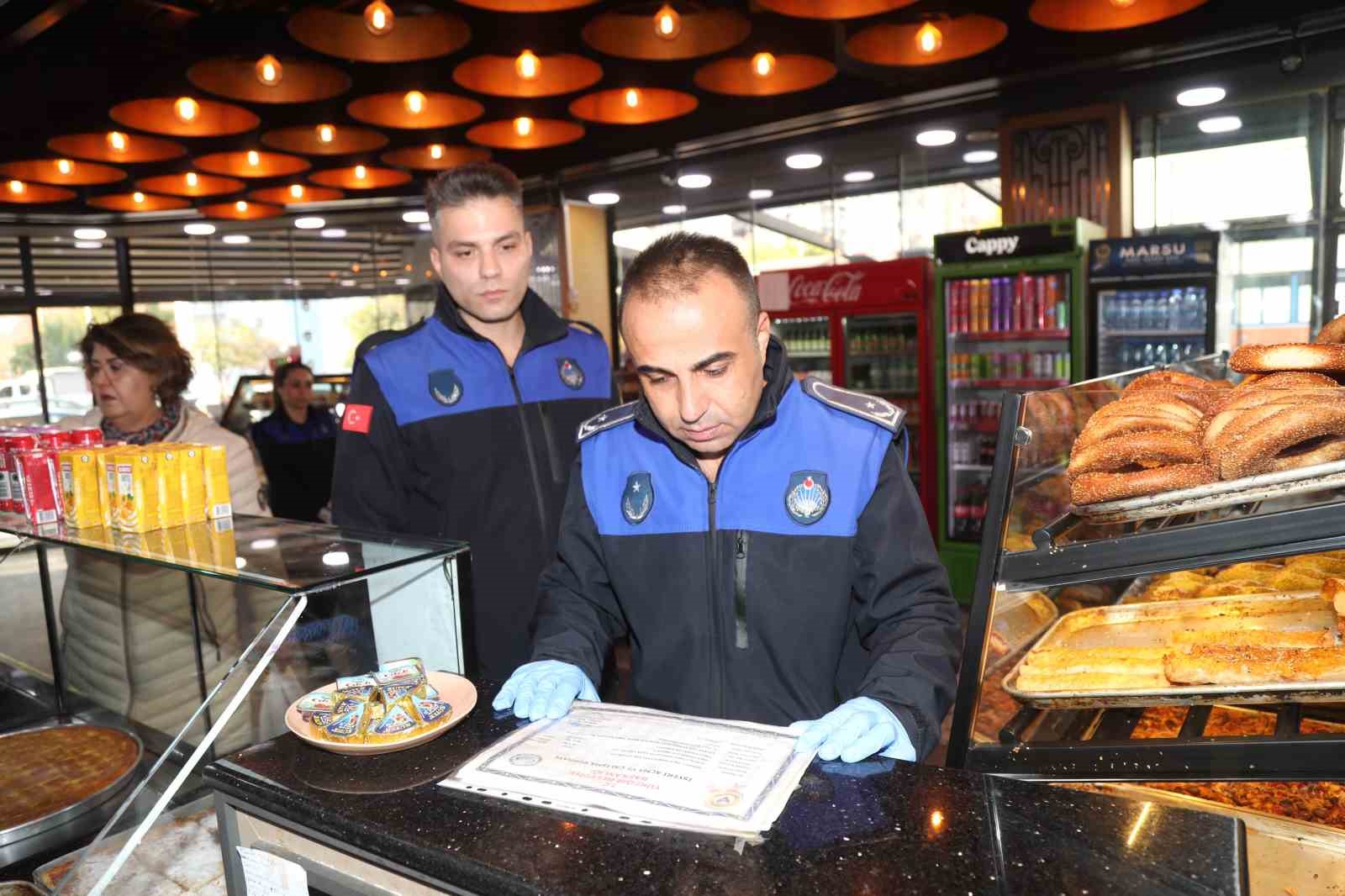 Y&uuml;reğir Belediyesi zabıta ekiplerinden yılbaşı &ouml;ncesi sıkı denetim
