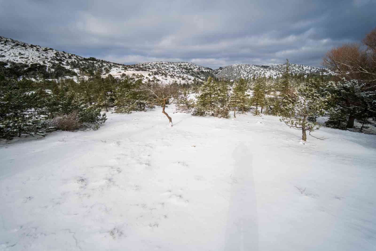 Spil Dağı beyaz gelinliğini giydi
