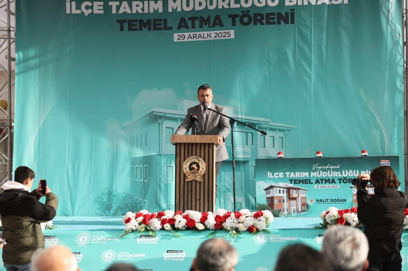 Başkan Doğan: "Vezirk&ouml;pr&uuml;&rsquo;ye verilmiş s&ouml;z&uuml;m&uuml;z&uuml; tutmanın mutluluğunu yaşıyoruz"
